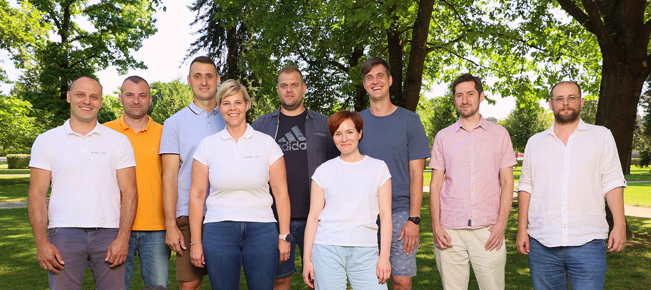 teamPhoto